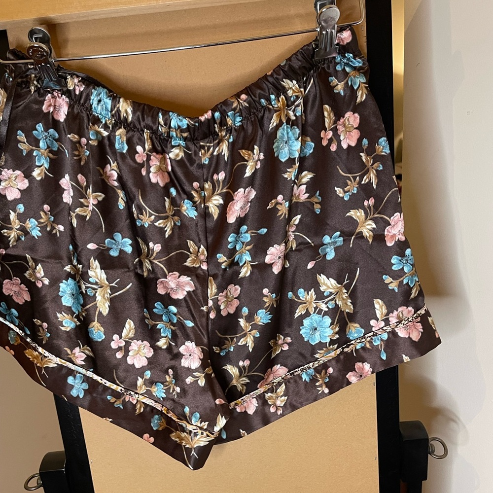 Two piece Pajamas satin for women M size - Picture 10 of 14